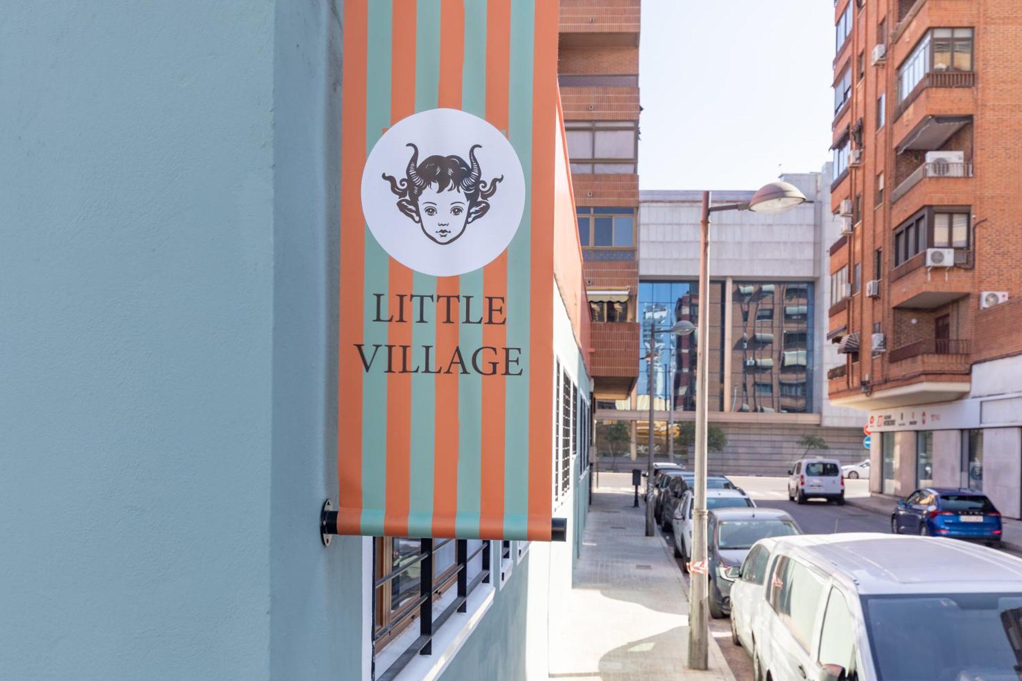 The Little Village Apartments Valência Exterior foto